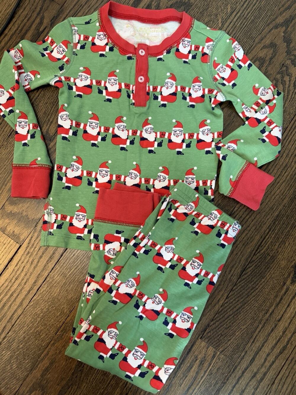 The Beaufort Bonnet Company Marching Santa 2 Piece Pajamas Unisex Green 4T EUC